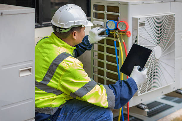 Professional Ac Installation technician working in Medina, WA